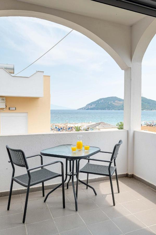 Marinis Boutique Rooms Nea Iraklitsa Eksteriør bilde