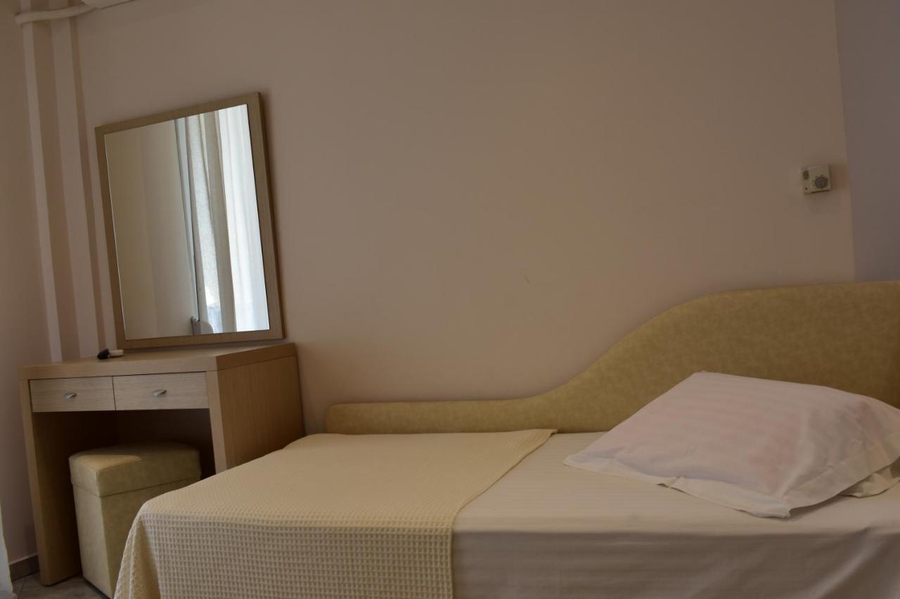 Marinis Boutique Rooms Nea Iraklitsa Eksteriør bilde